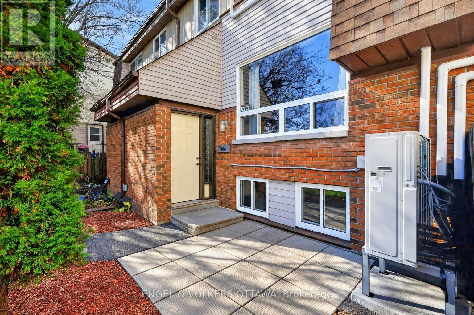 B-29 Woodvale Green Drive, Ottawa, ON, K2G 4H3 3