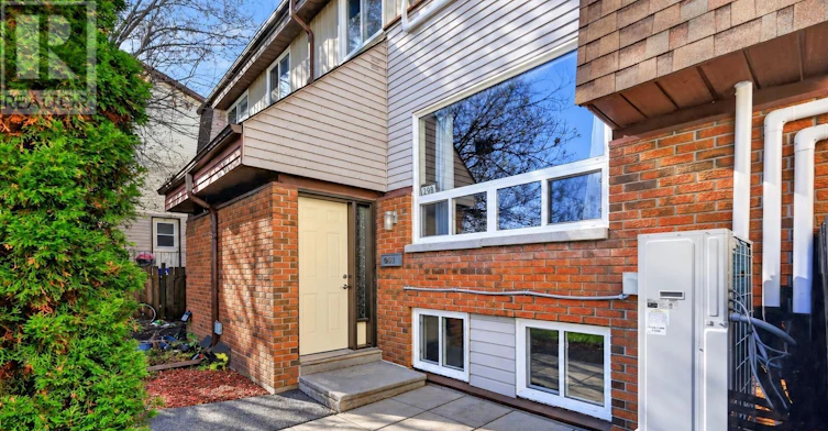 B-29 Woodvale Green Drive, Ottawa, ON, K2G 4H3 - 3