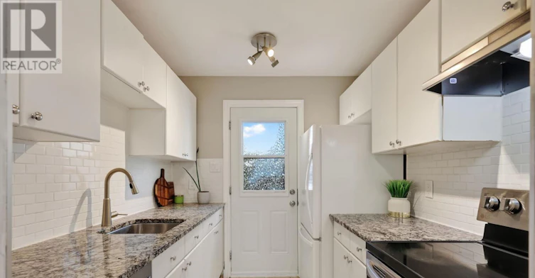 B-29 Woodvale Green Drive, Ottawa, ON, K2G 4H3 - 15