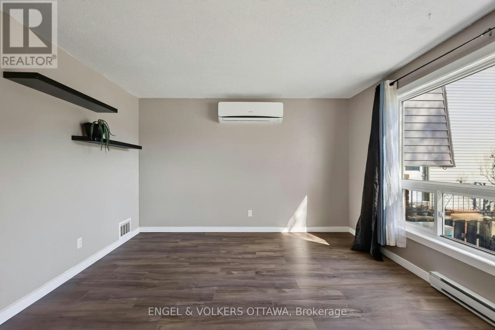 B-29 Woodvale Green Drive, Ottawa, ON, K2G 4H3 - 8