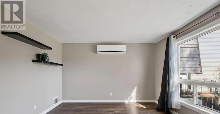 B-29 Woodvale Green Drive, Ottawa, ON, K2G 4H3 - 8