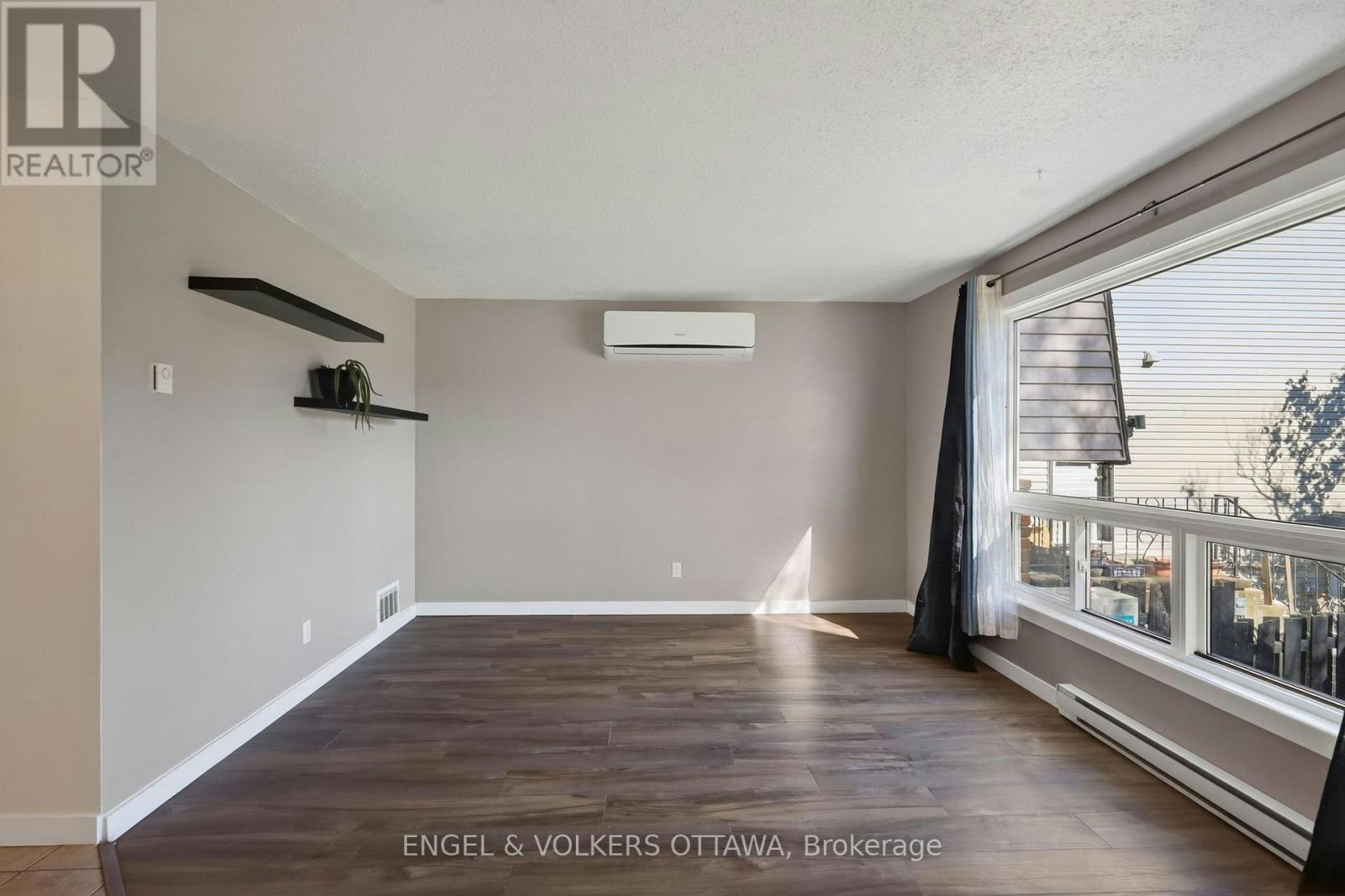 B-29 Woodvale Green Drive, Ottawa, ON, K2G 4H3 - 13