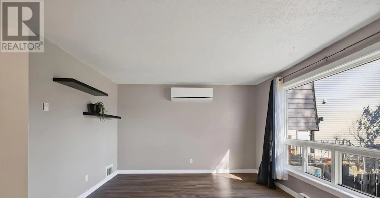 B-29 Woodvale Green Drive, Ottawa, ON, K2G 4H3 - 13
