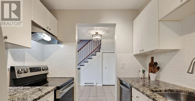 B-29 Woodvale Green Drive, Ottawa, ON, K2G 4H3 - 18