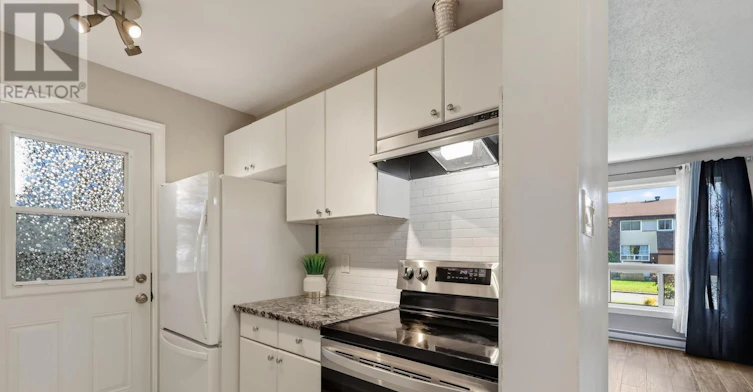 B-29 Woodvale Green Drive, Ottawa, ON, K2G 4H3 - 16