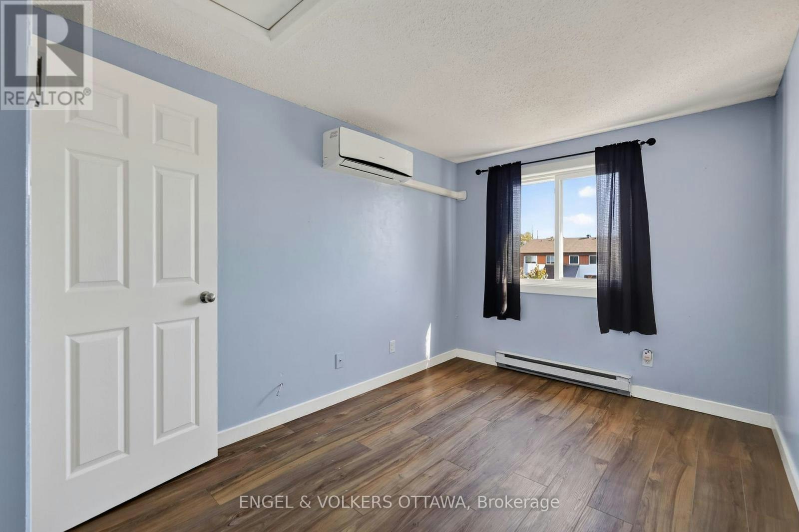 B-29 Woodvale Green Drive, Ottawa, ON, K2G 4H3 - 26
