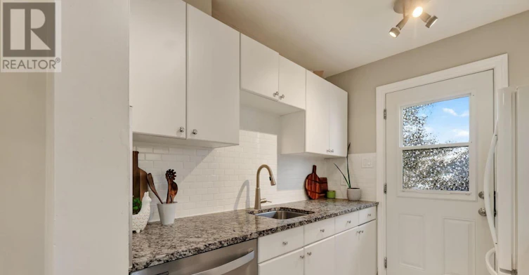 B-29 Woodvale Green Drive, Ottawa, ON, K2G 4H3 - 17