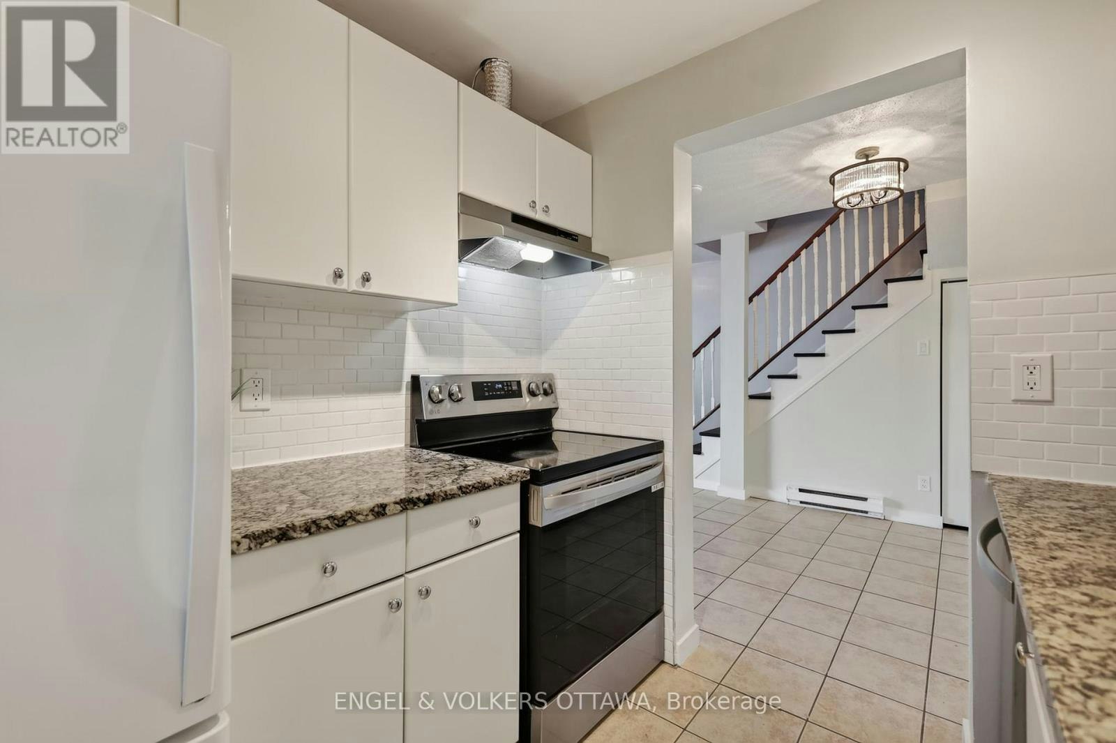 B-29 Woodvale Green Drive, Ottawa, ON, K2G 4H3 - 19