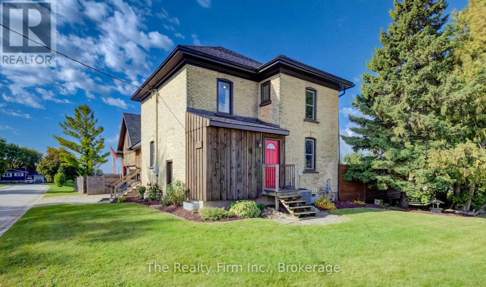 27 Mill St Street W, Perth East, ON, N0K 1M0
