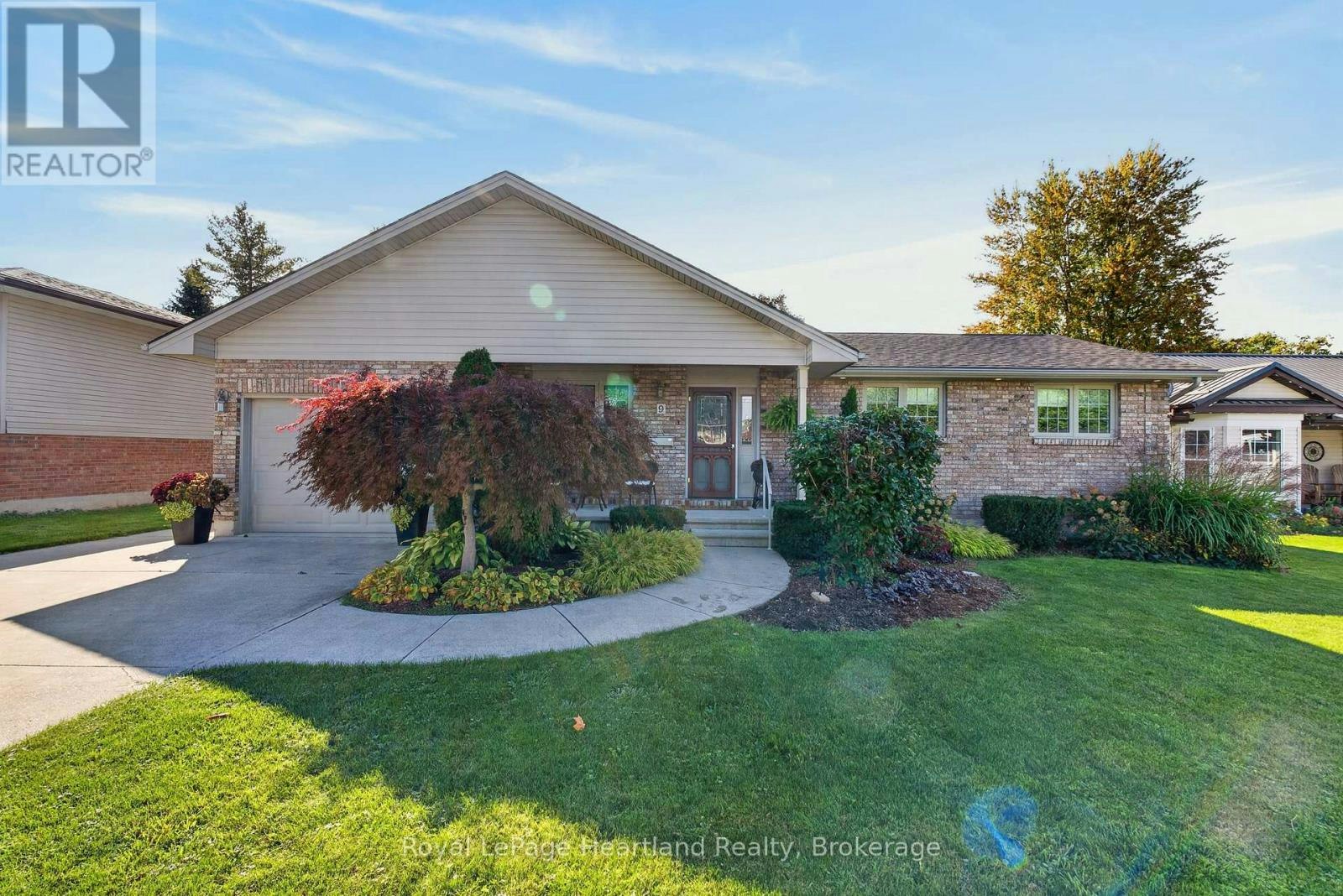 9 Sherwood Crescent, Exeter, ON, N0M 1S1