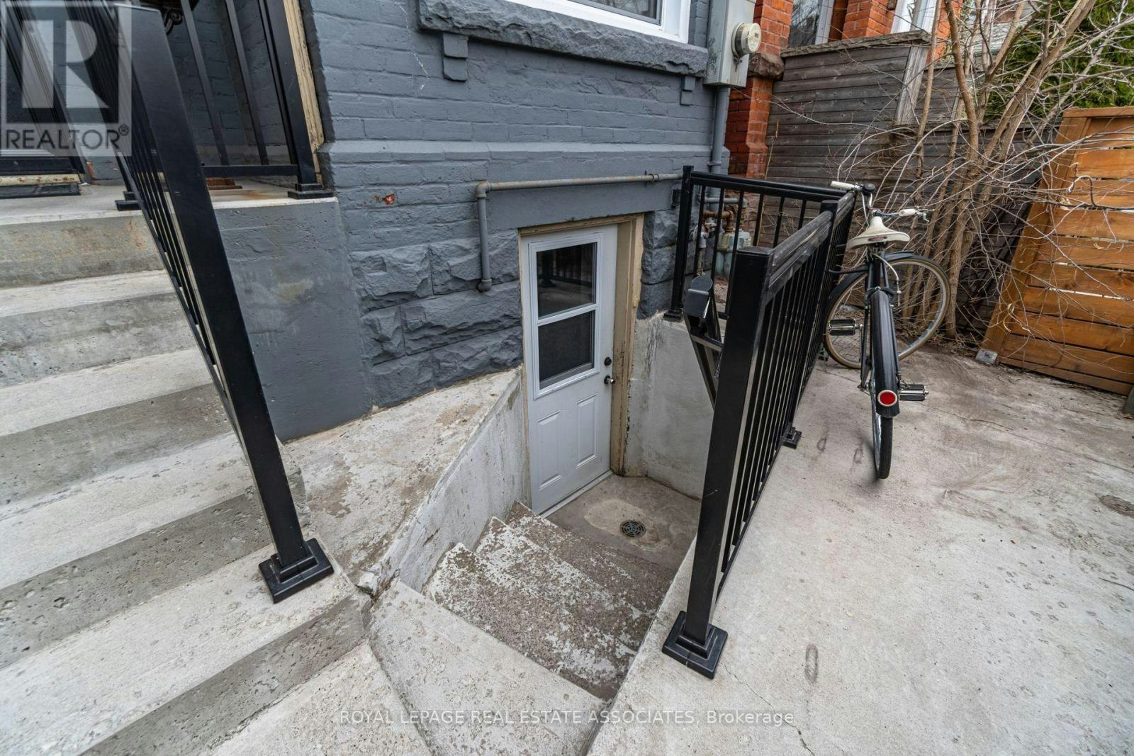 3-274 Ossington Avenue, Toronto, ON, M6J 3A3 - 3