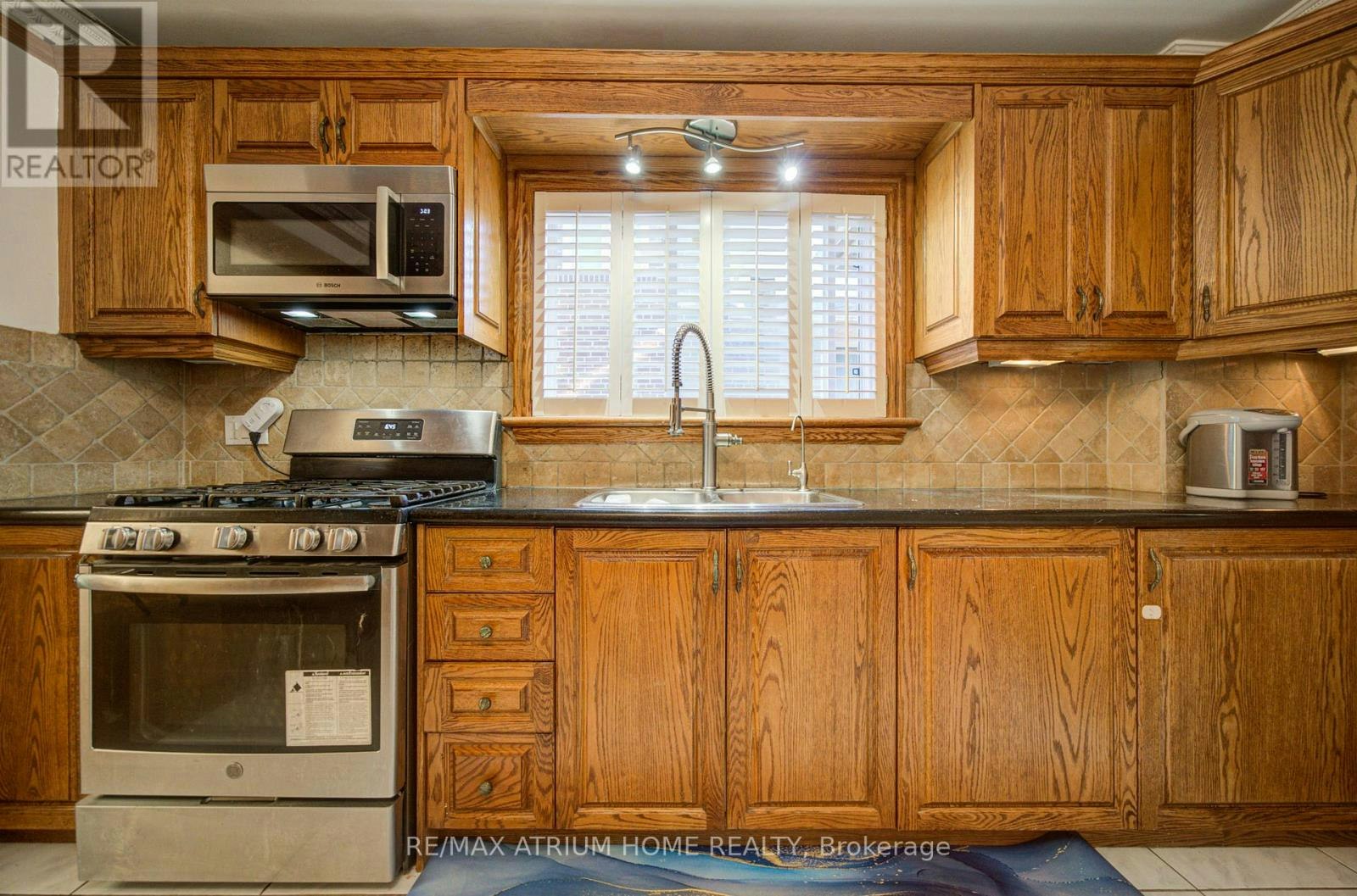 8 Patrick Boulevard, Toronto, ON, M2J 3K8 - 5