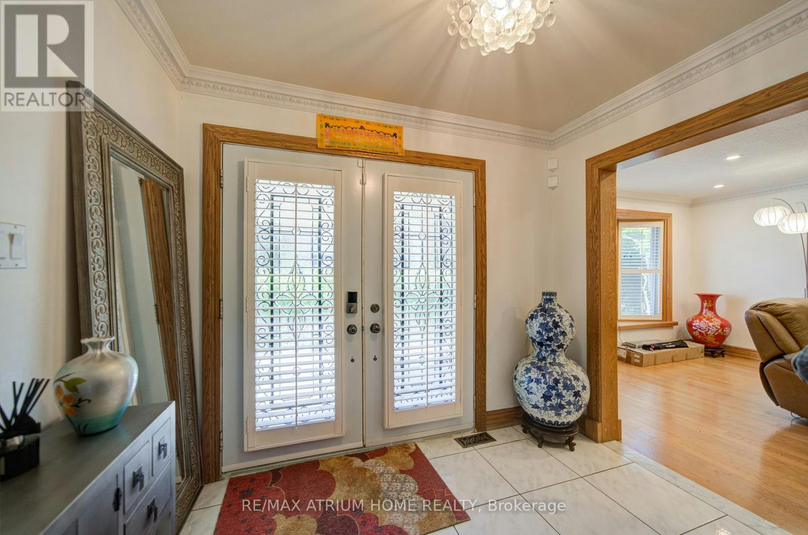 8 Patrick Boulevard, Toronto, ON, M2J 3K8 - 2