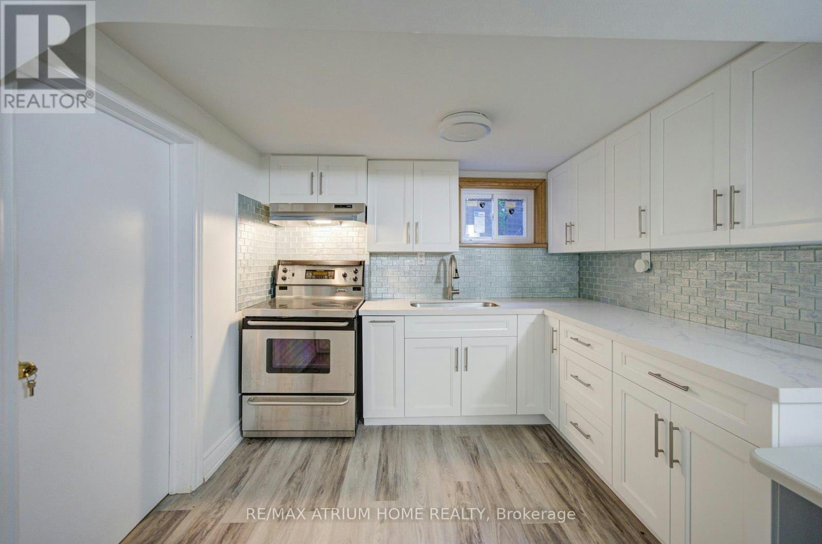 8 Patrick Boulevard, Toronto, ON, M2J 3K8 - 27
