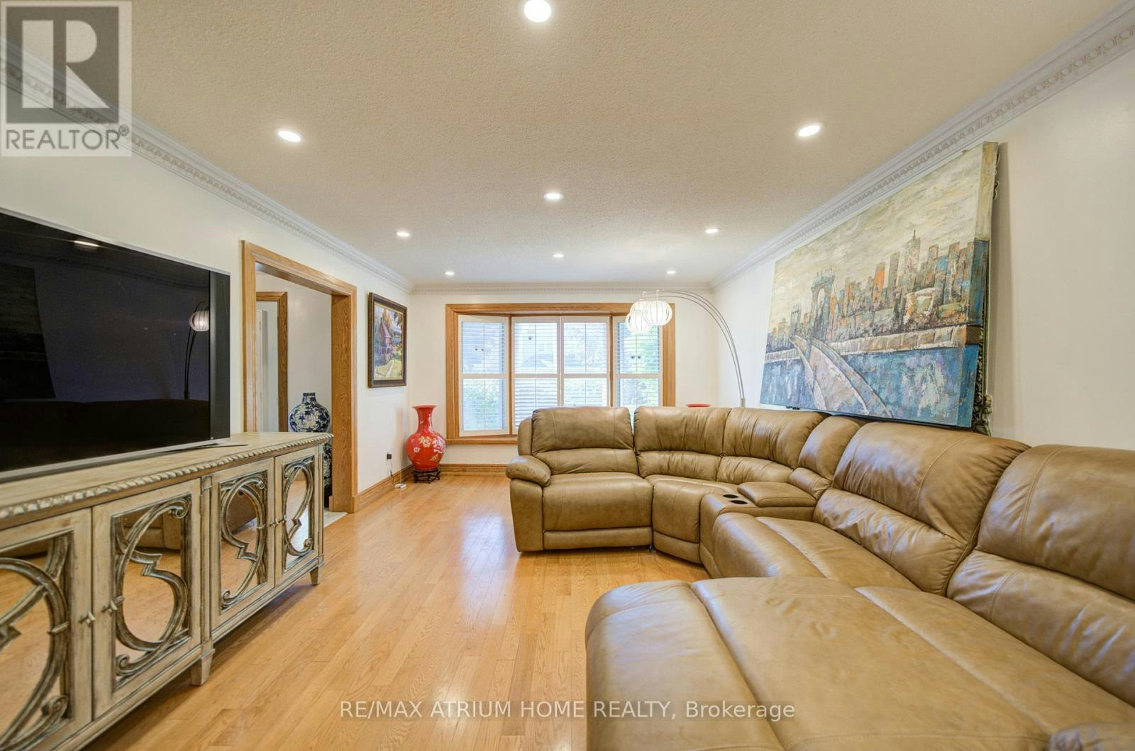 8 Patrick Boulevard, Toronto, ON, M2J 3K8 - 10