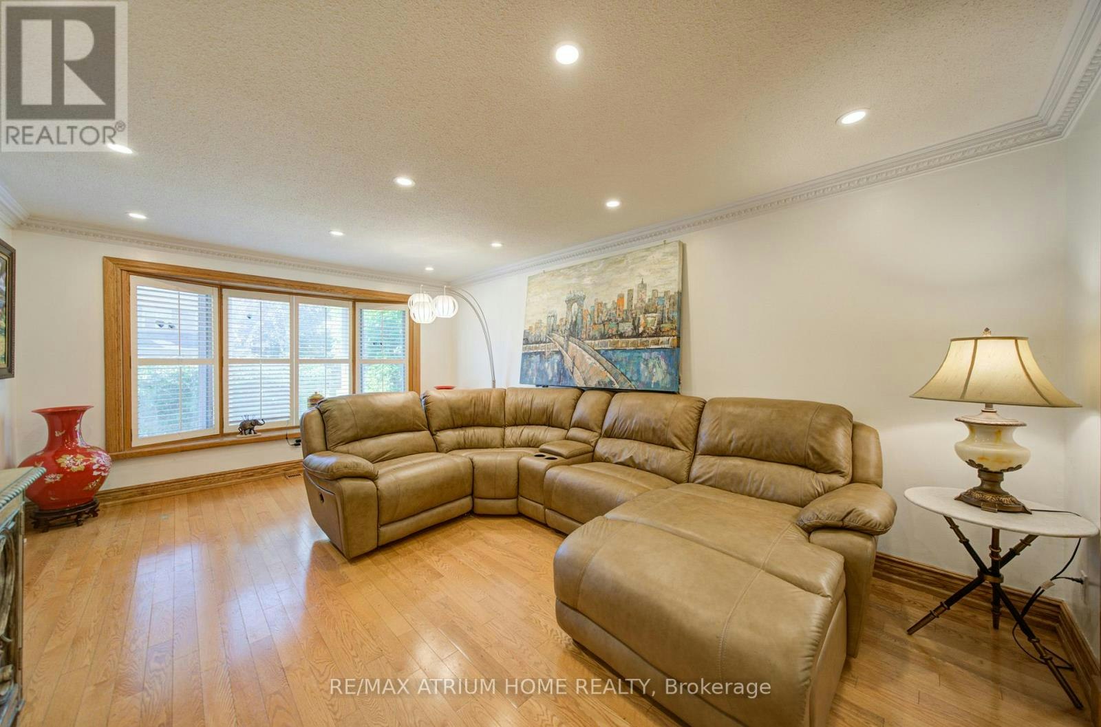 8 Patrick Boulevard, Toronto, ON, M2J 3K8 - 9