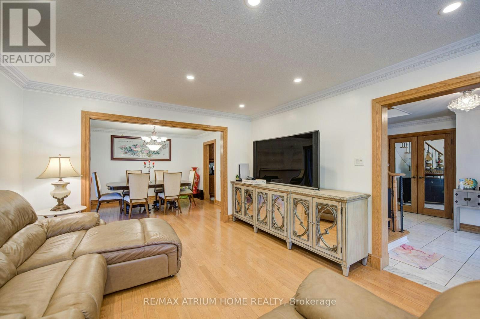 8 Patrick Boulevard, Toronto, ON, M2J 3K8 - 12