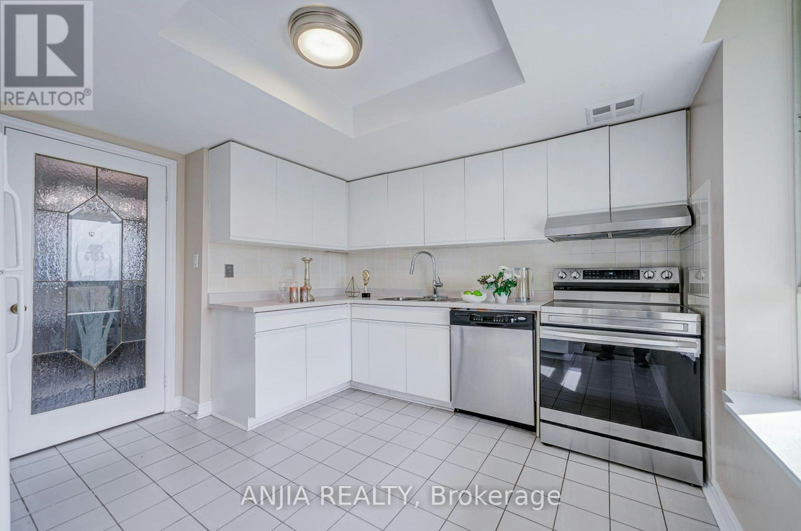 1107-275 Bamburgh Circle, Toronto, ON, M1W 3X4 - 13