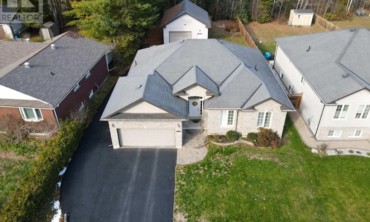17 Tree Top Street