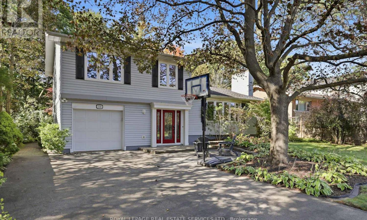 1320 Hillview Crescent