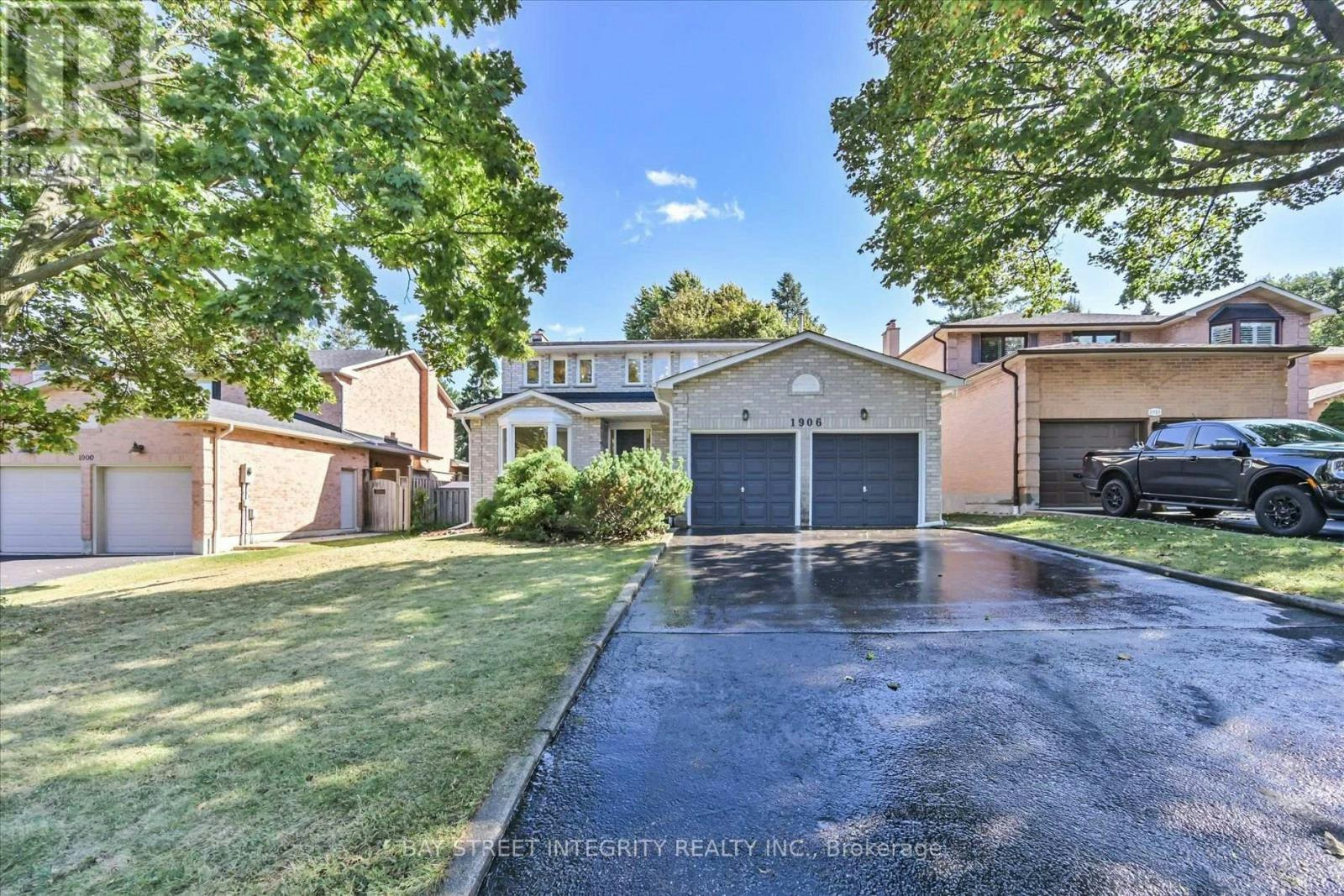 1906 Stoneybrook Court, Mississauga, ON, L5L 3W2