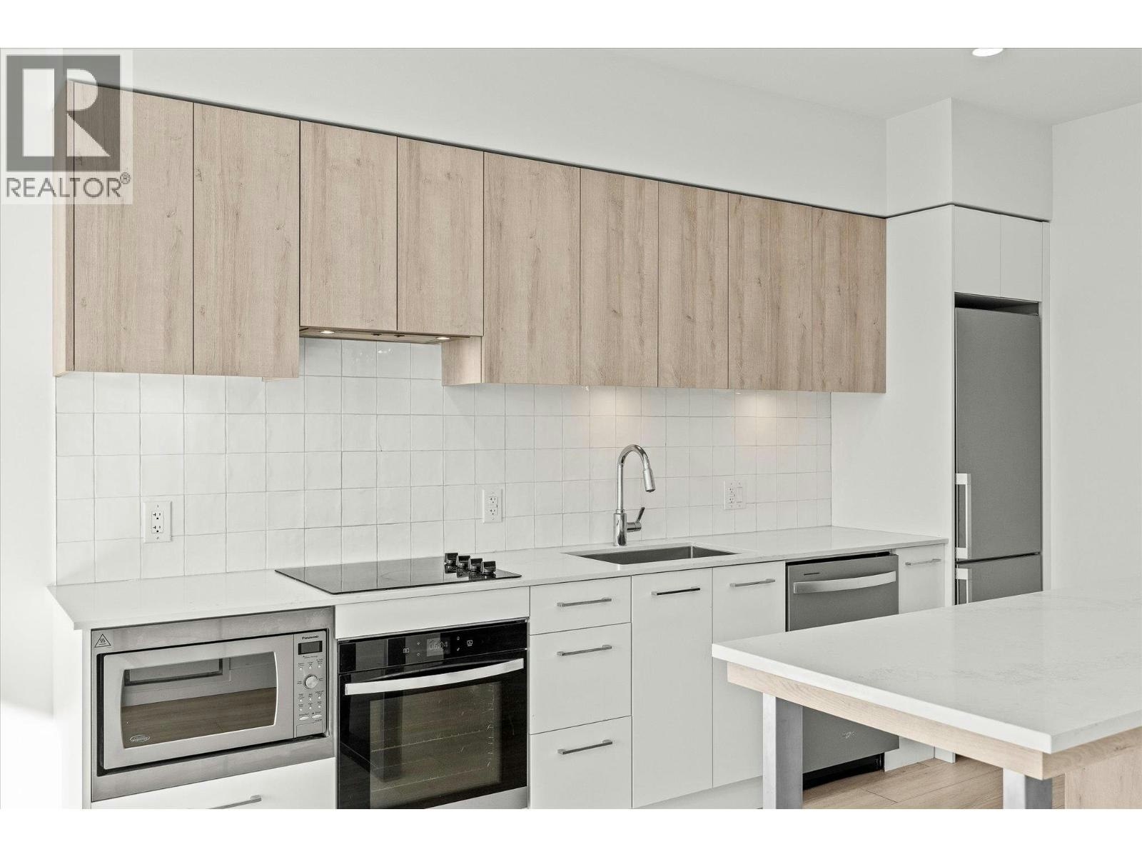 407-3699 Capozzi Road - 5