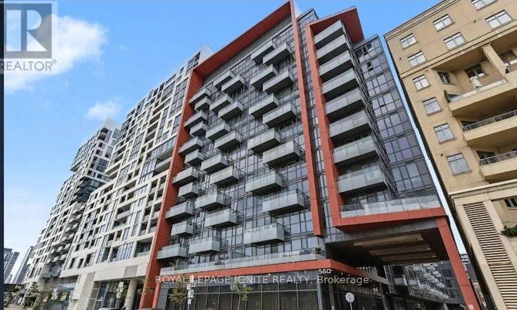 828-560 Front Street W