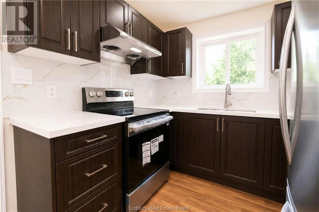 582 Ash Street, Greater Sudbury, ON, P3C 2A6 4