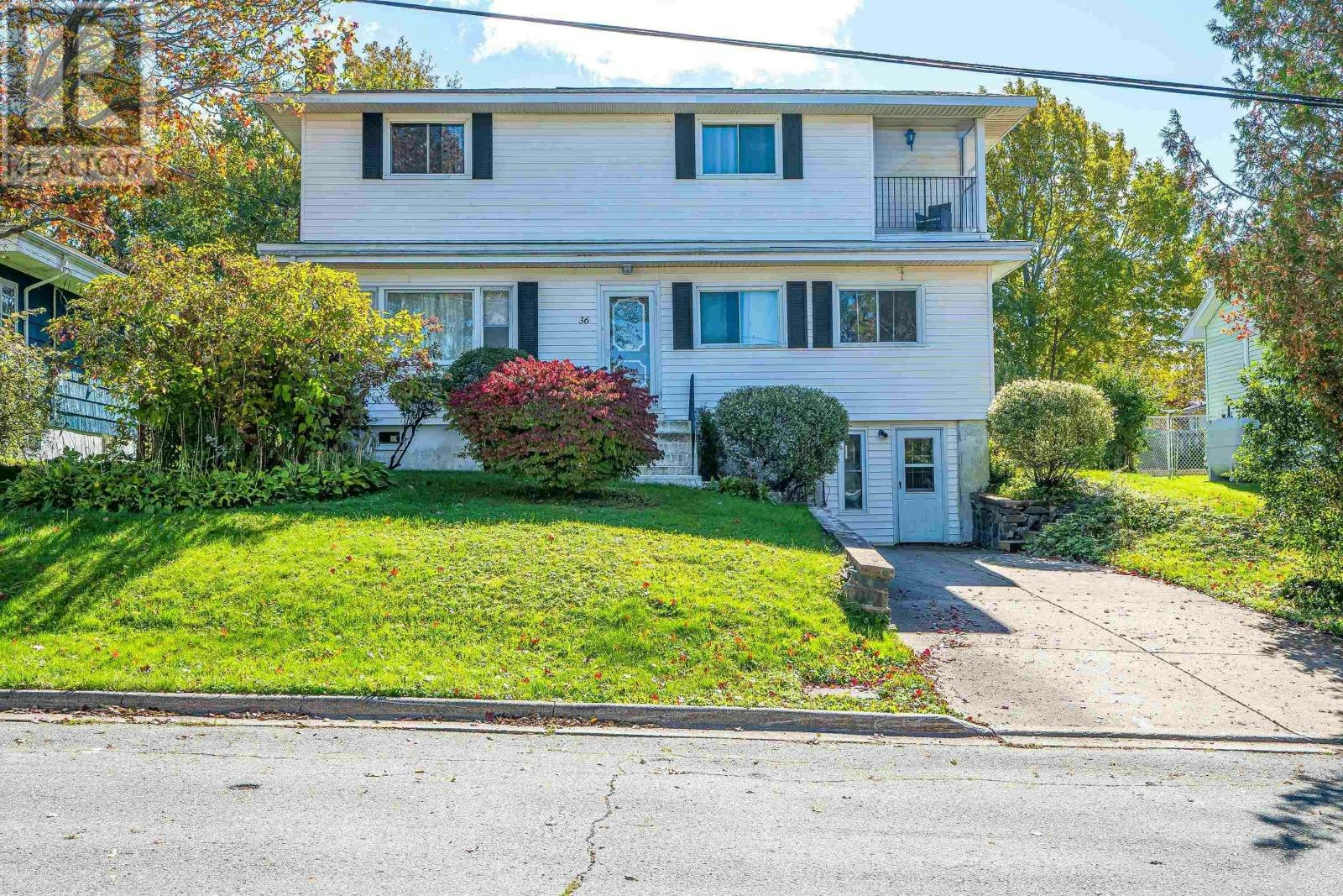 36 Erin Drive, Dartmouth, NS, B2W 2B8