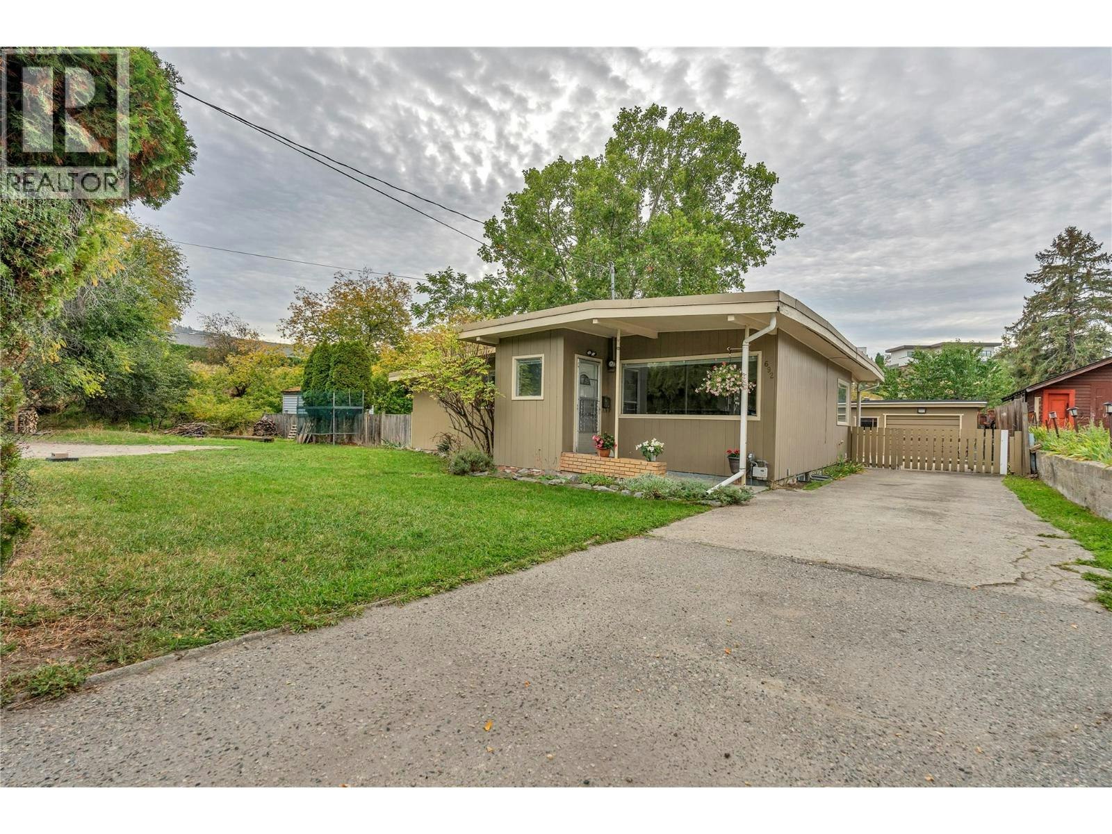 692 Vancouver Avenue, Penticton, BC, V2A 1A6