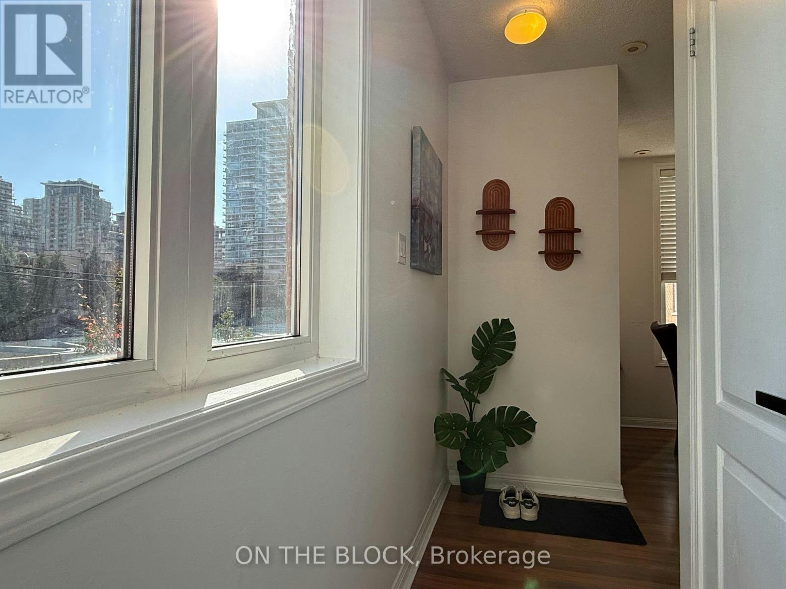 223-28 Douro Street, Toronto, ON, M6K 3M4 - 4