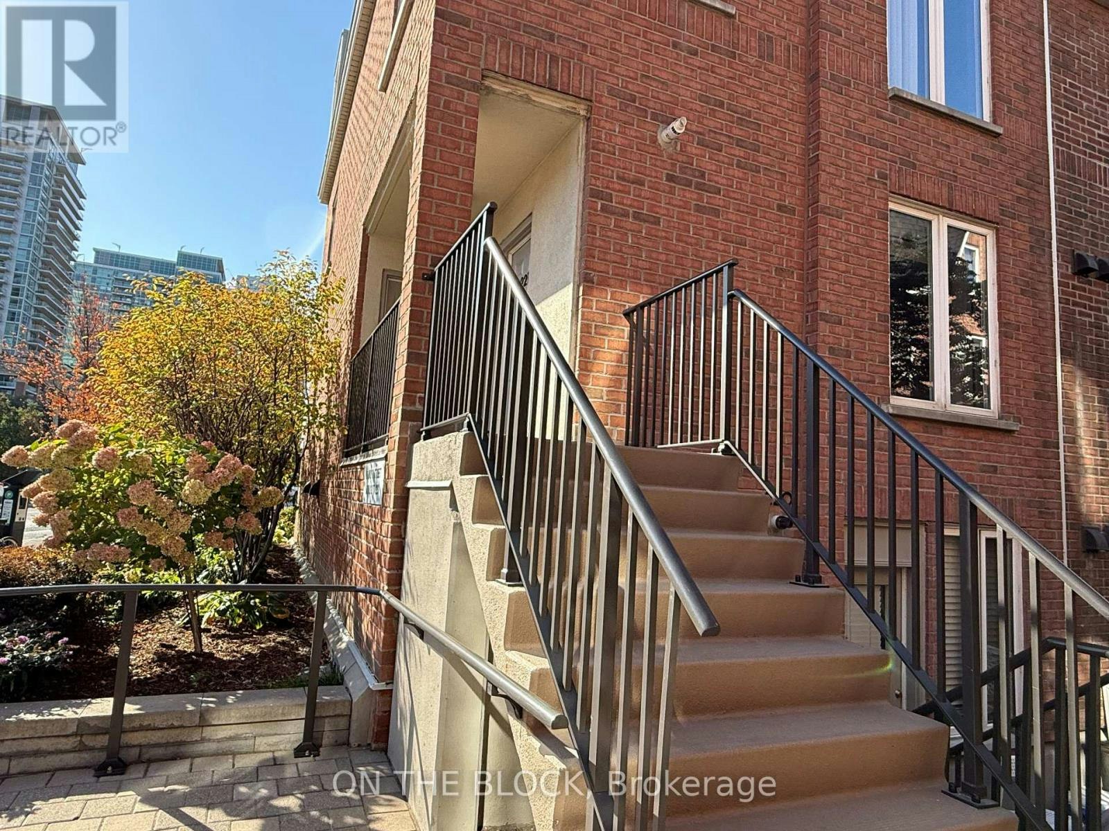 223-28 Douro Street, Toronto, ON, M6K 3M4 - 2