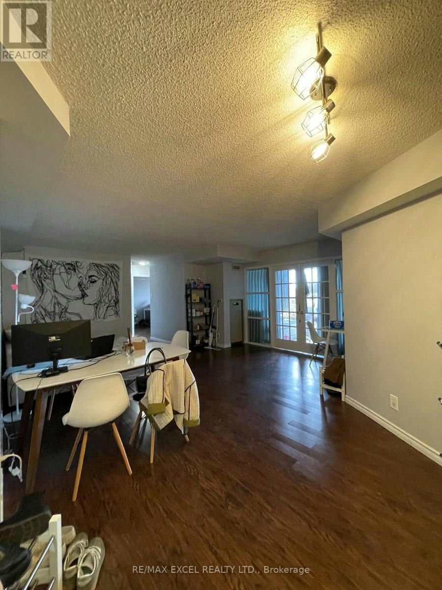 602 Master Bedroom 456 College Street, Toronto, ON, M6G 4A3 - 5