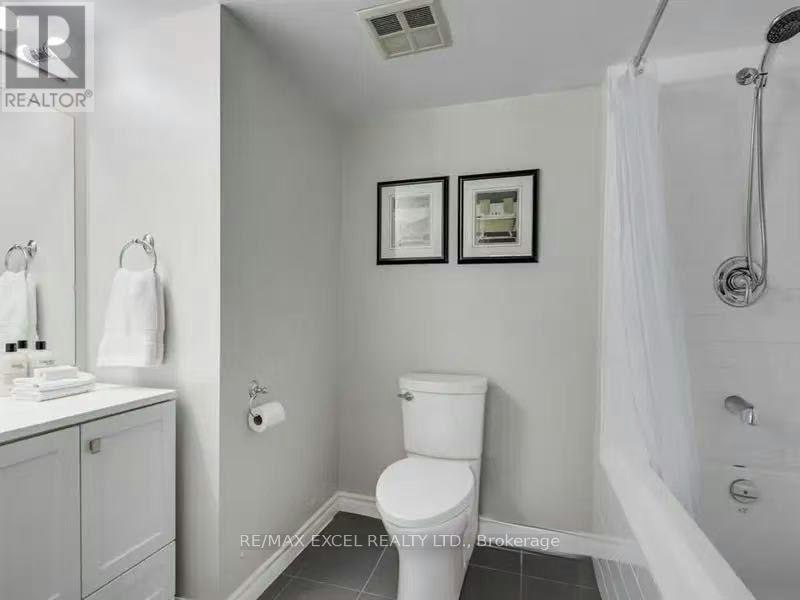 602 Master Bedroom 456 College Street, Toronto, ON, M6G 4A3 - 3
