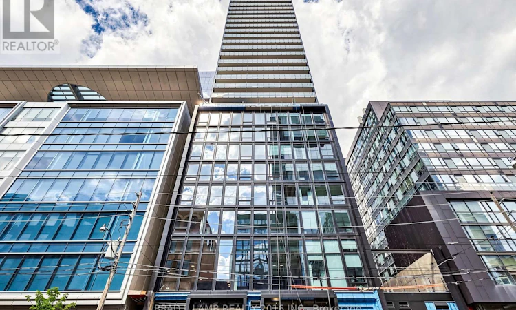 3001-284 King Street E