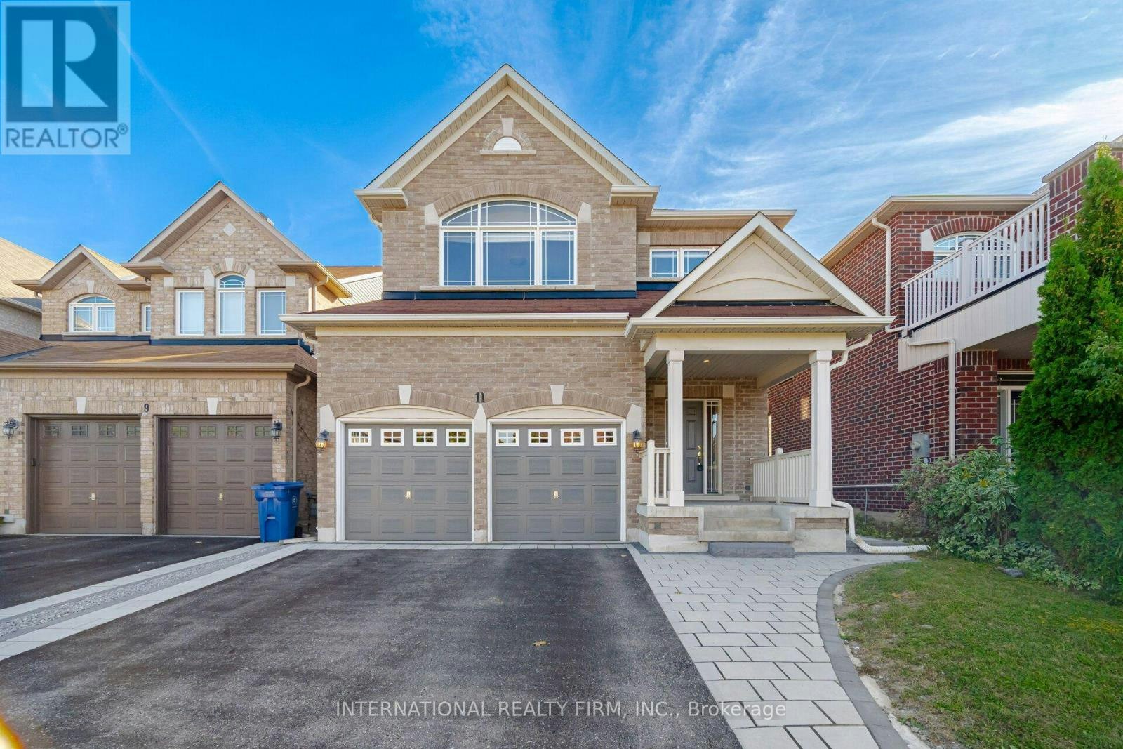 11 Lady Gwillim Avenue, East Gwillimbury, ON, L9N 0B3 - 2