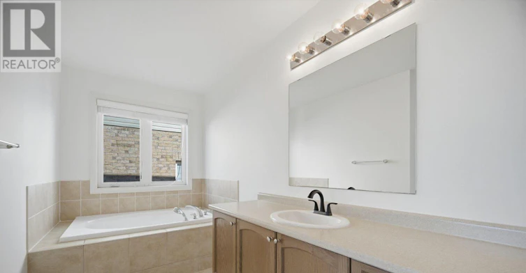 11 Lady Gwillim Avenue, East Gwillimbury, ON, L9N 0B3 - 22