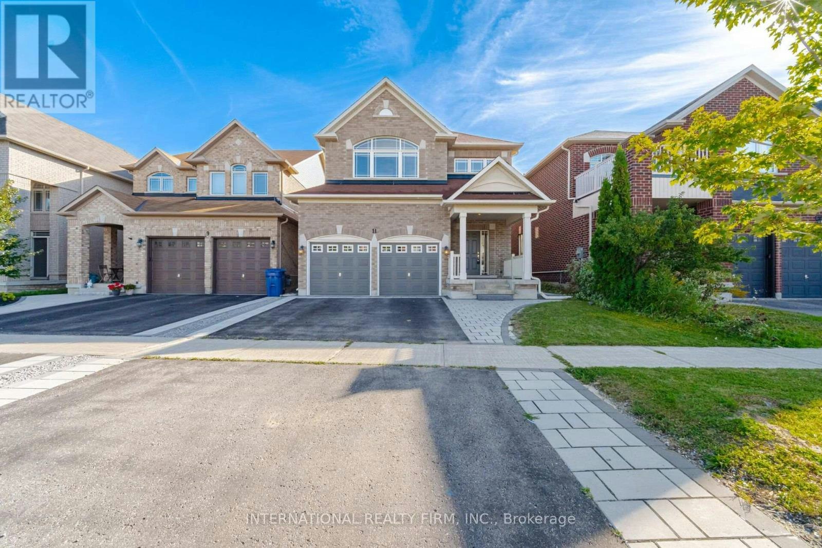 11 Lady Gwillim Avenue, East Gwillimbury, ON, L9N 0B3 - 3