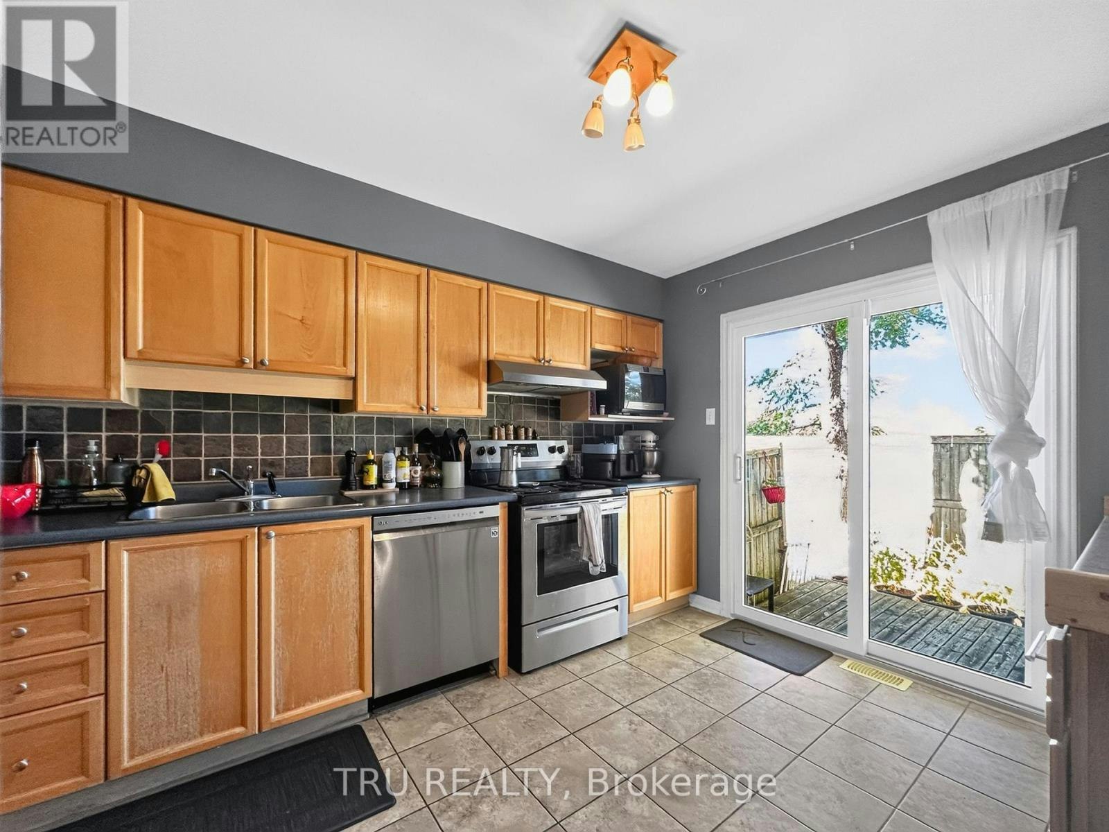 75 Silverlace Private, Ottawa, ON, K1T 3Z8 - 13