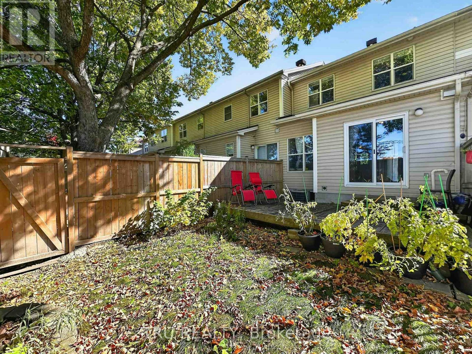 75 Silverlace Private, Ottawa, ON, K1T 3Z8 - 32