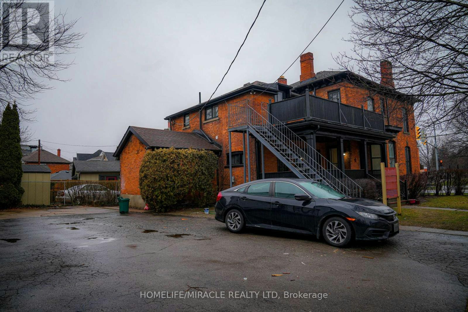 22 Welland Avenue, St. Catharines, ON, L2R 2M2