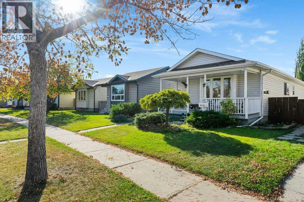 921 Erin Woods Drive SE, Calgary, AB, T2B 2X1