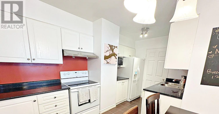 1917-45 Carlton Street, Toronto, ON, M5B 2H9 - 7