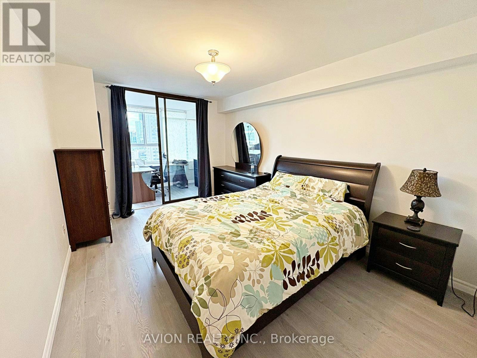 1917-45 Carlton Street, Toronto, ON, M5B 2H9 - 11