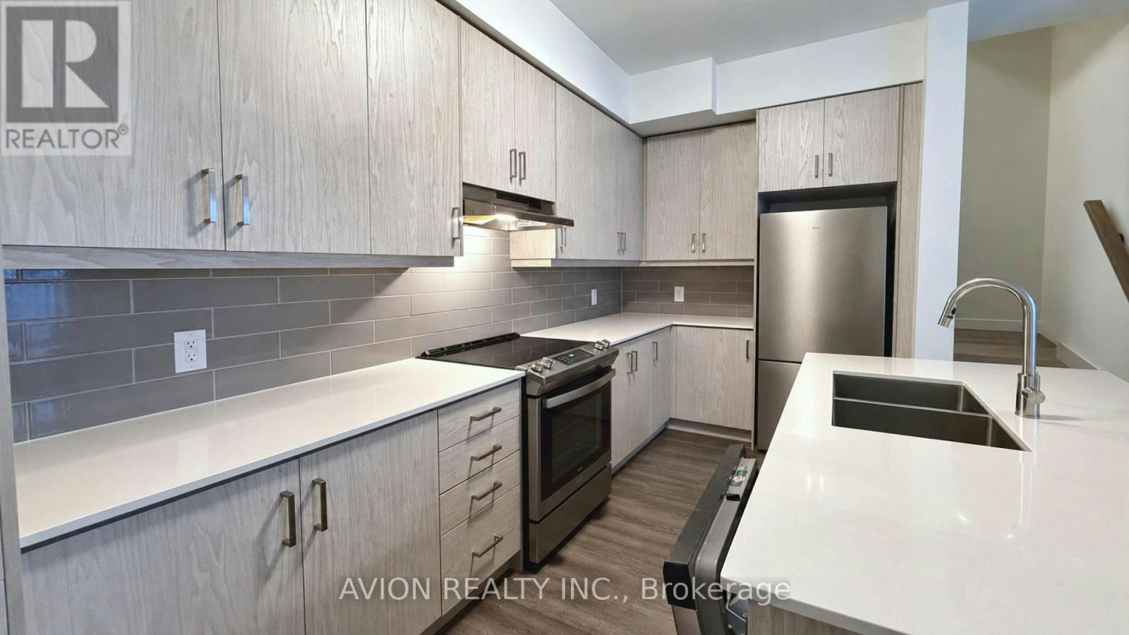 99-10 Almond Blossom Mews, Vaughan, ON, L4K 0N6 - 3