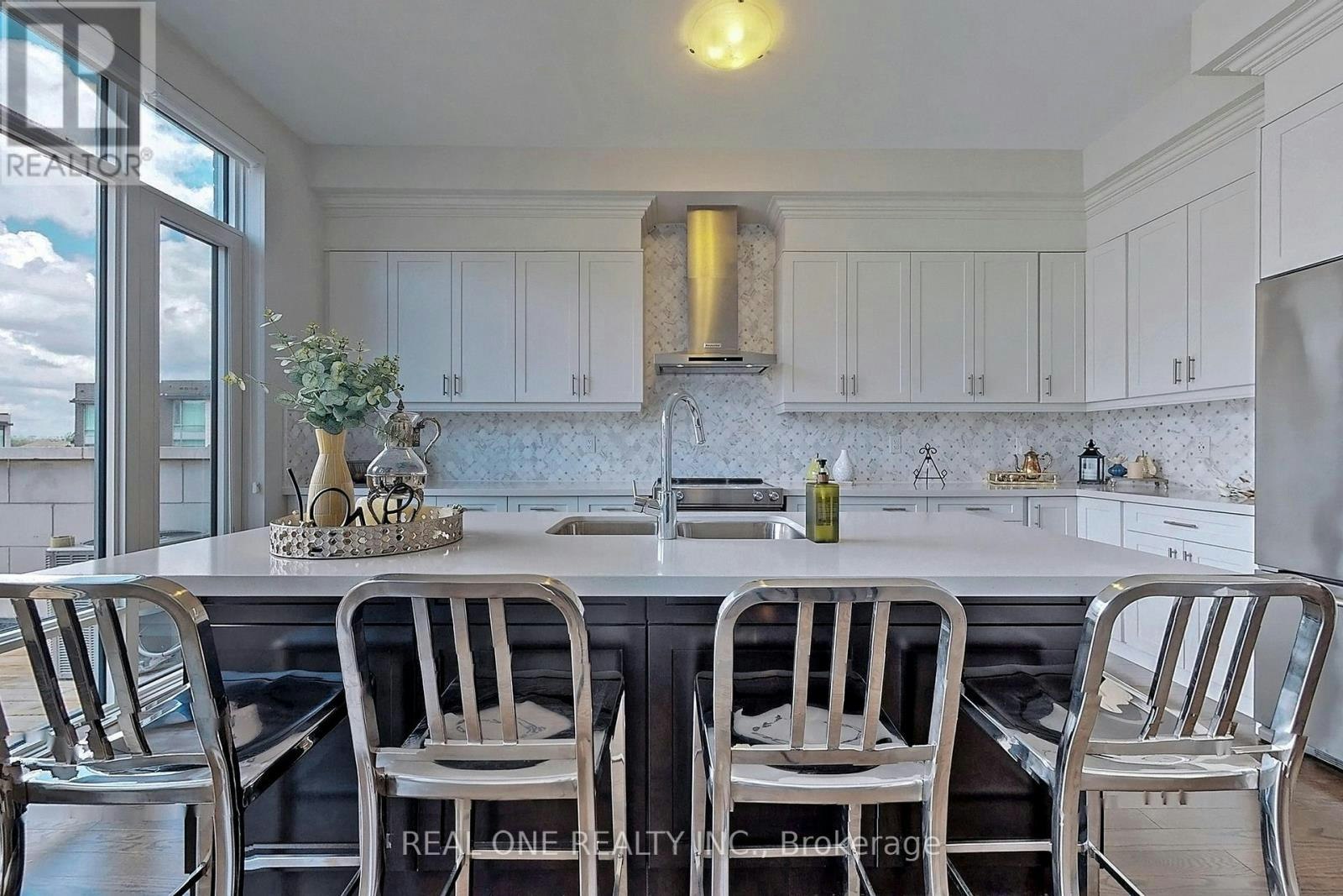 107 Carrville Woods Circle, Vaughan, ON, L6A 4Z6 - 20