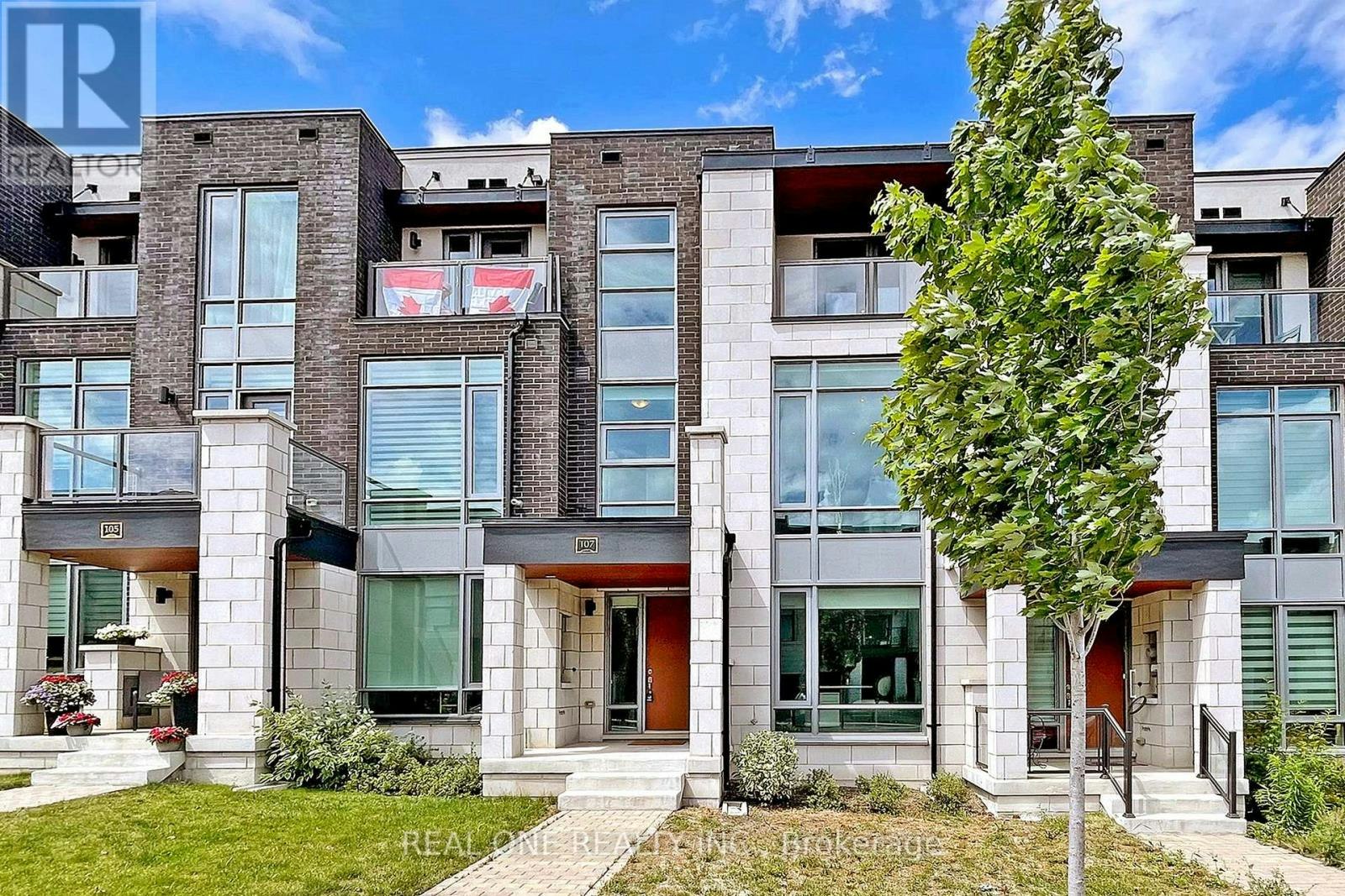 107 Carrville Woods Circle, Vaughan, ON, L6A 4Z6 - 2