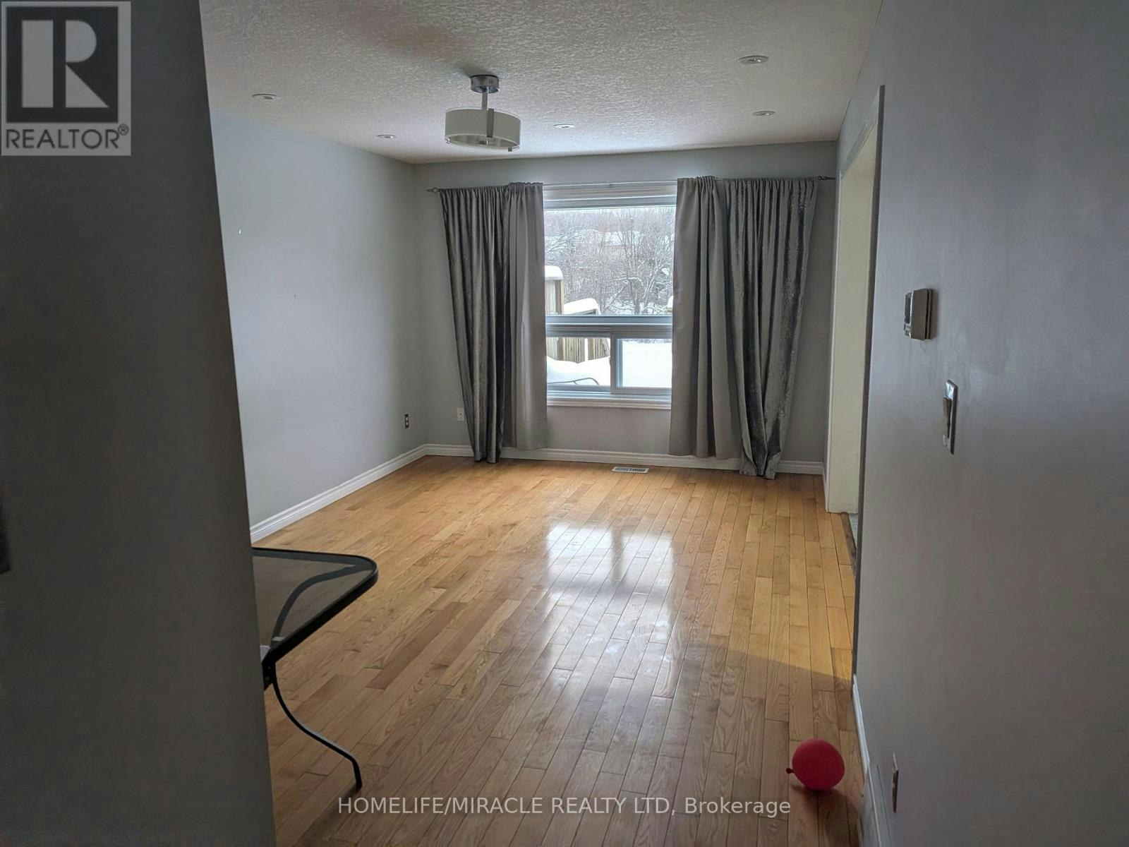 352 Bankside Drive, Kitchener, ON, N2N 3K1 - 2