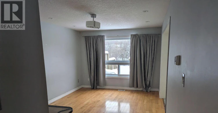 352 Bankside Drive, Kitchener, ON, N2N 3K1 - 2