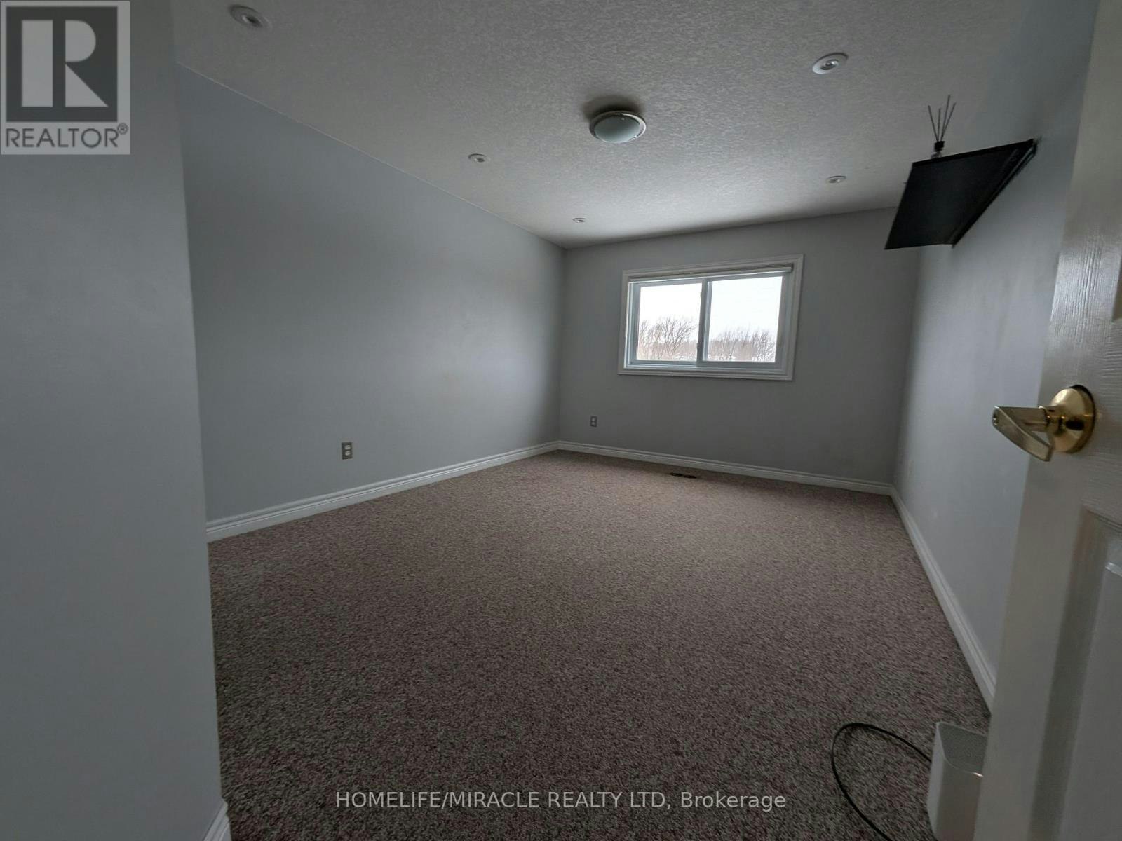 352 Bankside Drive, Kitchener, ON, N2N 3K1 - 9